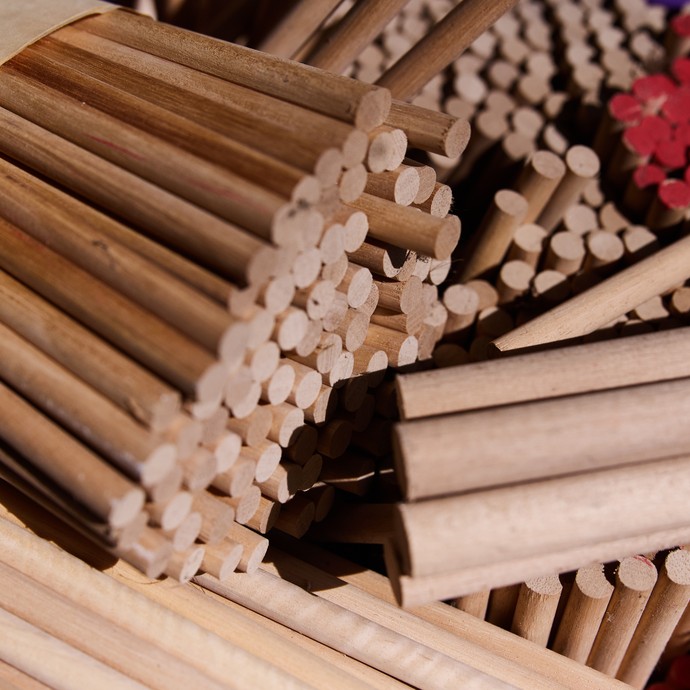 Rundhölzer in verschiedenen Größen (vergrößerte Bildansicht wird geöffnet)